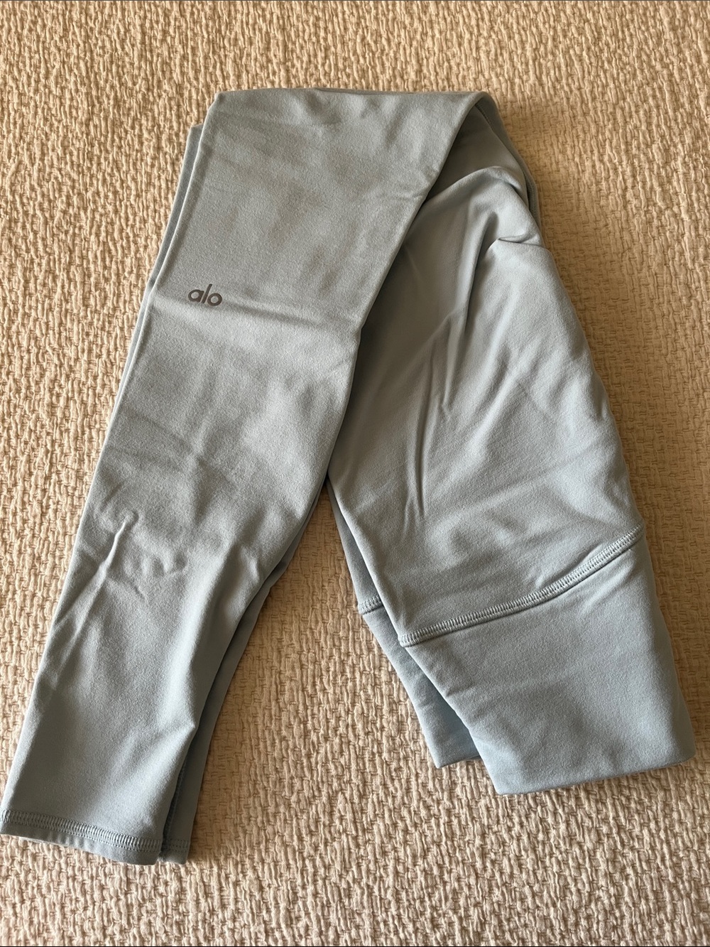 ALO Yoga Women’s Light Blue Fleece Leggings